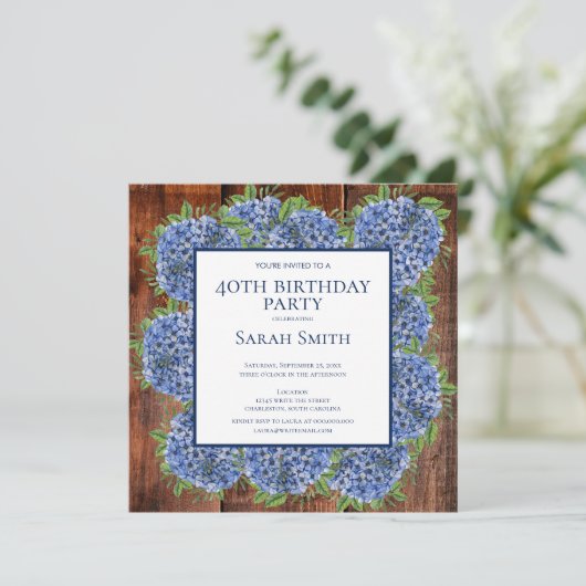 40th Birthday Wood Blue Hydrangeas Rustic Party Kaart (Staand voorkant)