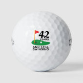 42 jaar en nog steeds swingende grappige 42e verja golfballen (Voorkant)