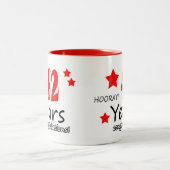 42e verjaardag, 42 jaar bruiloft Jubilea Tweekleurige Koffiemok (Center)