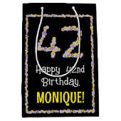 42e verjaardag: Floral Flowers Number, Custom Name Medium Cadeauzakje (Voorkant)