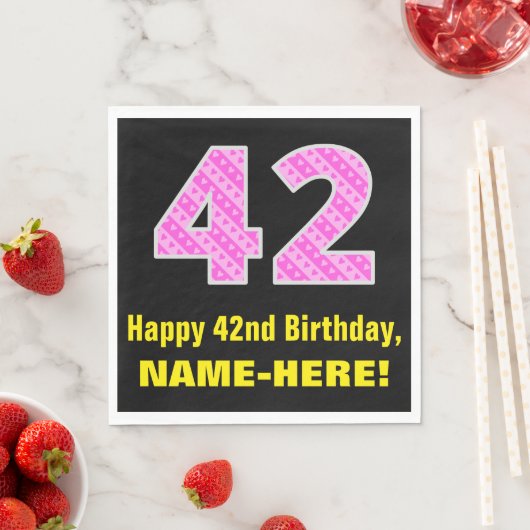 42e verjaardag: roze strepen en harten "42" + naam servet (Insitu)