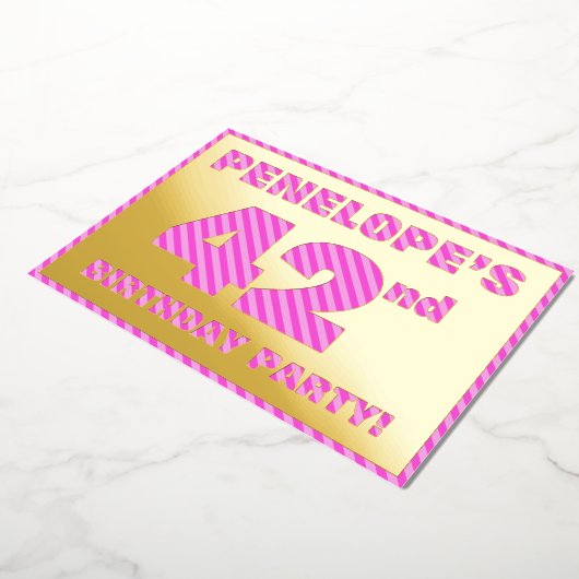 42e verjaardag — Vet, vun, roze band # 42 Folie Uitnodiging (Gedraaid)