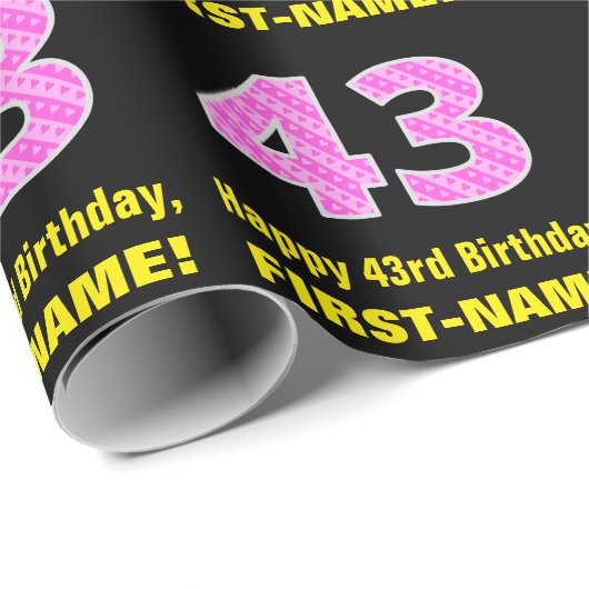 43e verjaardag: roze strepen en harten "43" + naam cadeaupapier (Rol Hoek)