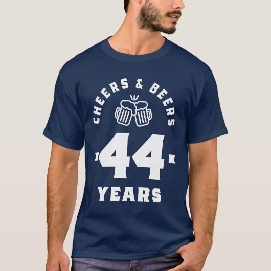 44 jaar oude cadeau | 44e geboorte-cadeauideeën t-shirt (Voorkant)