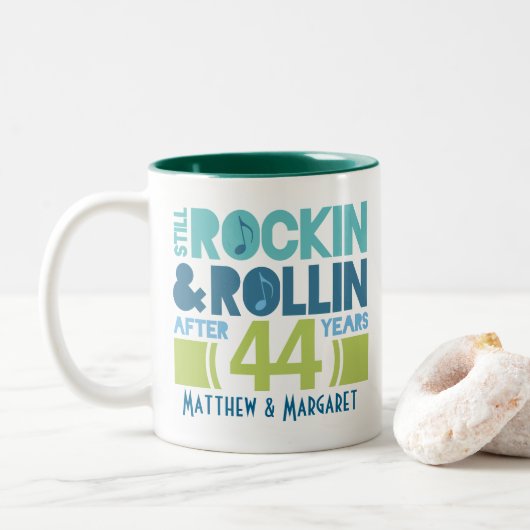 44e Jubileum persoonlijke microscoopcadeau Tweekleurige Koffiemok (Met donut)