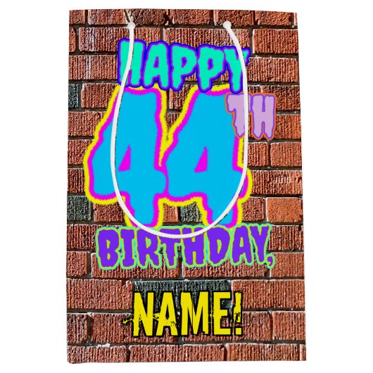 44e verjaardag: Fun, Urban Graffiti geïnspireerd K Medium Cadeauzakje (Voorkant)