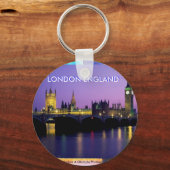 450px-London_collage 3A ONTWERP VAN MOJI OKUBULE Sleutelhanger (Voorkant)