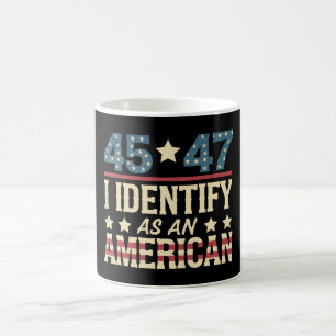 45 47 Ik Identificeer Me Als Een Amerikaanse Vlag  Koffiemok
