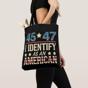 45 47 Ik identificeer me als een Amerikaanse vlag  Tote Bag