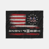 45 47 Trump 2024 Amerikaanse vlag Fleece Deken (Voorkant (Horizontaal))