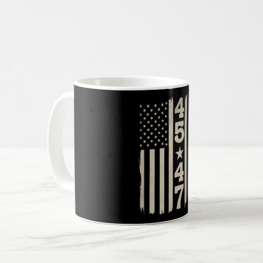 45 47 Trump  VS Vlag 47e President Koffiemok (Voorkant links)