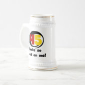 45 Ziet er zo goed uit voor mij T shirten en cadea Bierpul (Voorkant links)