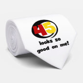 45 Ziet er zo goed uit voor mij T shirten en cadea Stropdas (Opgerold)