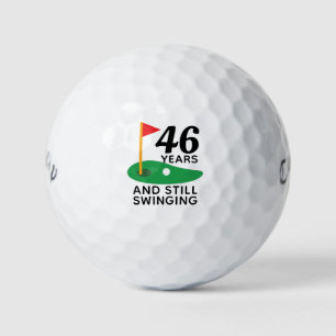 46 jaar en nog steeds swingende grappige 46e verja golfballen