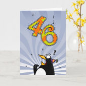 46e verjaardag - Penguin Surprise Kaart (Gele Bloem)