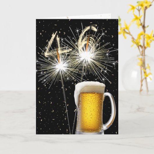 46e Verjaardag Sparklers Met Bier Mok Kaart (Gele Bloem)