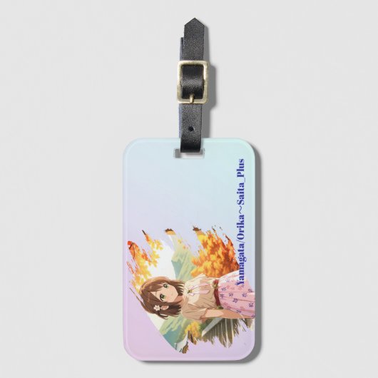 47_Plus 山形 織花 - Yamagata Orika Bagagelabel (Voorkant (verticaal))