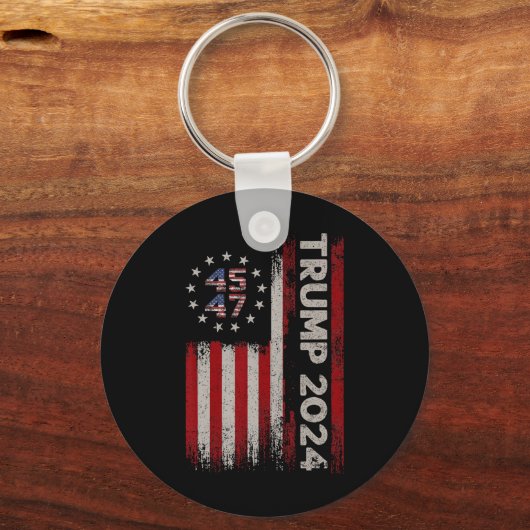 47 Trump 2024 Amerikaanse vlag (op rug) 1 Sleutelhanger (Voorkant)