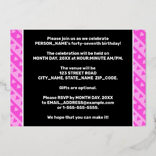47e Birthday Party — Fun roze harten en stripes Folie Uitnodiging (Achterkant)