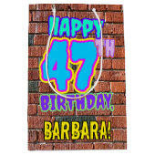 47e verjaardag: Leuk, Urban Graffiti geïnspireerd  Medium Cadeauzakje (Voorkant)