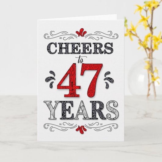 47e verjaardag Proost in rood wit zwart patroon Kaart (Gele Bloem)