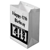 47th Birthday Black Odometer Medium Cadeauzakje (Voorkant Gekanteld)