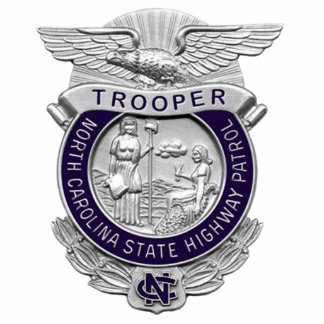 494px-NC_-_Highway_Patrol_Badge Staand Fotobeeldje