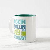 49e verjaardag van cadeauideeën tweekleurige koffiemok (Voorkant links)