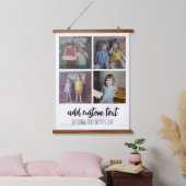 4 Foto collage - familietekst onderaan - wit Hangend Wandkleed (Slaapkamer)