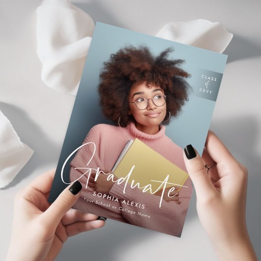 4 Foto White Overlay Elegant Script Afstuderen Aankondiging