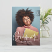 4 Foto White Overlay Elegant Script Afstuderen Aankondiging (Staand voorkant)