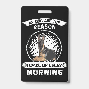 4 Honden Zijn De Reden Dat Ik Elke Ochtend Wakker  Badge