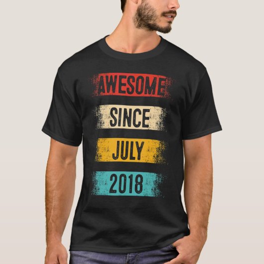 4 jaar oud Geweldige sinds juli 2018 4e verjaardag T-shirt (Voorkant)