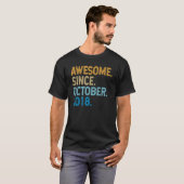 4 jaar oud Geweldige sinds oktober 2018 4e geboort T-shirt (Voorkant volledig)