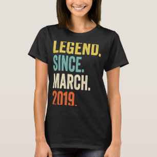 4 jaar oude legenda sinds 4 maart 2019, vierde ver t-shirt