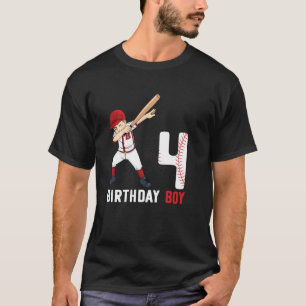 4 jaar oude verjaardag van de negende jongetje met t-shirt