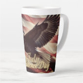 4 juli adelaar met Amerikaanse vlag Latte Mok (Rechterhoek)