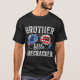 4 juli geboortedag broer van de kleine Firecra T-shirt