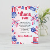 4 juli Kleine Firecracker Verjaardag Bedankkaart (Staand voorkant)