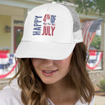 4 juli Patriottische Amerikaanse vlag Trucker Pet<br><div class="desc">Schattigee Patriottische USA Amerikaanse Vlag Hart 4th van Juli Trucker Hoed! Beschikt over schattig verdrietig uitziende American Flag harten om een leuk rood,  wit en blauw afbeelding te maken! Pas de kleuren van de achtergrond en lettertypen aan als je wilt! Vier de sterren en strepen met dit zomerfeest thema.</div>