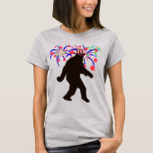 4 juli Squatchin' w/Fireworks T-Shirt (Voorkant)