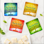 4 Kleurrijke Chanoeka Menorahs Vrede Liefde Licht  Onderzetter Set<br><div class="desc">"Vrede, liefde en licht." Een close-upfoto illustratie van vier heldere, kleurrijke, blauwe, gele, rode en groene artsy menorahs helpt je om in stijl op de feestdag van Hanukkah te gaan werken. Voel de warmte en de vreugde van het vakantieseizoen als je je beweegt met je favoriete drankje op dit verbluffende,...</div>