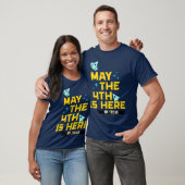 4 mei is hier mijn vriendin t-shirt (Unisex)
