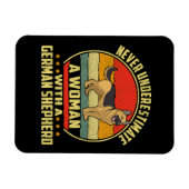 4 Onderschat nooit een vrouw met een Duitse Shephe Magneet (Horizontaal)