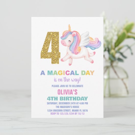 4e Rainbow Unicorn Verjaardag Uitnodigingen (Staand voorkant)