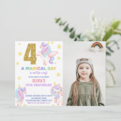 4e Rainbow Unicorn Verjaardag Uitnodigingen w foto (Staand voorkant)