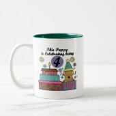 4e verjaardag Puppy T-shirts en geschenken Tweekleurige Koffiemok (Links)