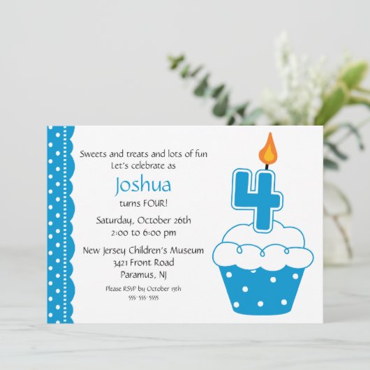 4e verjaardag van de uitnodiging tot het indienen (Staand voorkant)