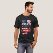 4Th Of July Just Here To Bang Usa Flag Sunglasses T-shirt (Voorkant volledig)
