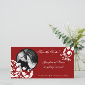 4x8 Karmozijnrode bloemige verlovingsaankondiging Save The Date (Staand voorkant)